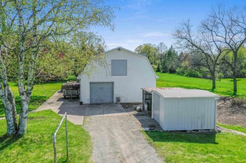 2814 Main St, Green Bay, WI 54311-6728