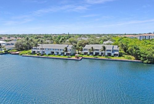 826 Kokomo Key Ln, Delray Beach FL  33483-6027 exterior