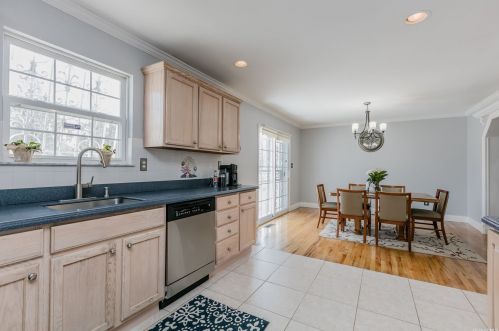 270 Galvani St, Copiague, NY 11726-1921