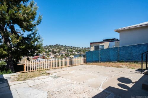 5966 Linnet St, San Diego CA 92114-4122 exterior