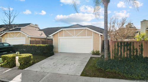 16720 Minter Ct, Santa Clarita, CA 91387-3260