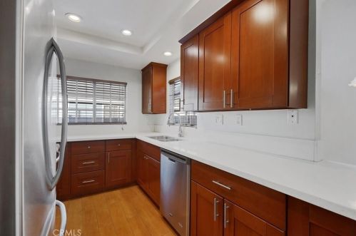 11690 Lakewood Blvd, Downey CA  90241-5272 exterior