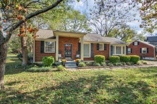 1005 Maplehurst Ln, Nashville, TN 37204-3945