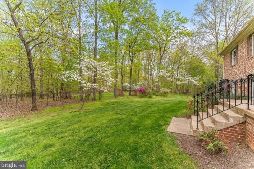 10085 Fox Hound Dr, Nokesville VA  20181-1431 exterior