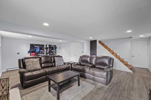 388 Cedar Hill Rd, Fishkill NY  12524-2439 exterior