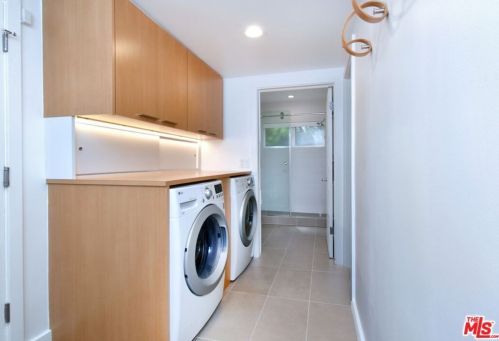 5037 Gaviota Ave, Van Nuys CA  91436-1427 exterior