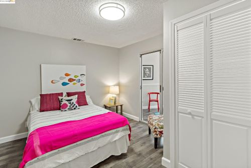 341 Alcatraz Ave, Oakland CA 94608-1260 exterior