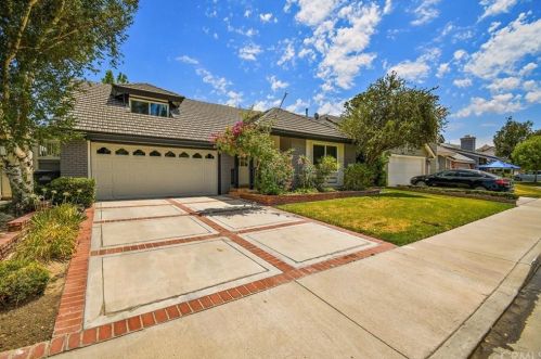 26048 La Palma Ct, Santa Clarita, CA 91355-2141