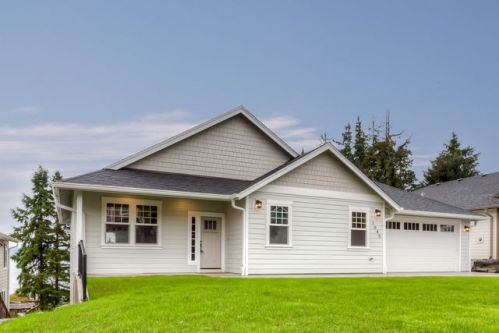 1945 2 St, Tongue Point OR  exterior