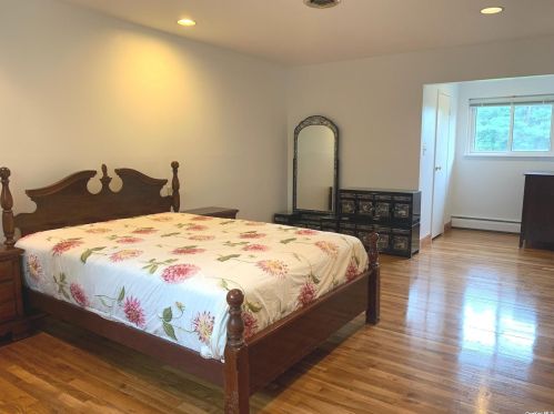 55 Greenvale Dr, Elwood NY  11731-4117 exterior