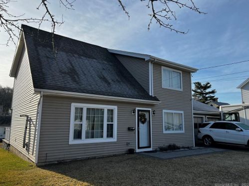 106 Clover St, Waterbury, CT 06706-2201