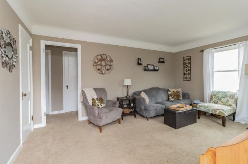 663 3rd Ave, Saint Paul, MN 55112-6840