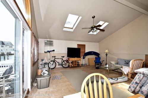 258 Teakwood Dr, Berkeley Township NJ  08721-3122 exterior