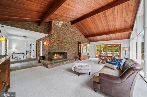 401 Timber Ln, Newtown Square, PA 19073-1708
