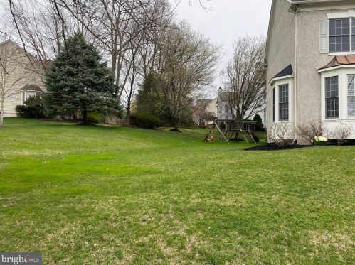 2123 Basswood Dr, Miquon PA 19444-2328 exterior