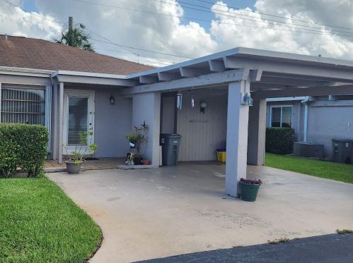 6732 Moonlit Dr, Delray Beach, FL 33446-1632