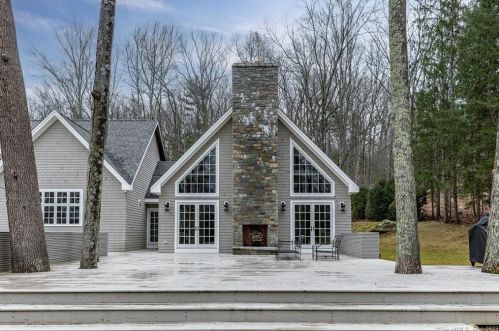 49 Garnet Rd, Roxbury, CT 06783-2034