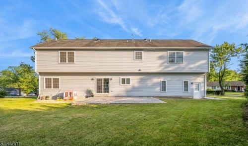 23 Alan Dr, Parsippany NJ  07054-4101 exterior