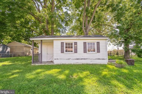 300 Highland Ter, Holmes PA  19043-1310 exterior