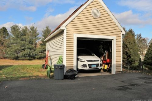 188 Pratt St, Glastonbury, CT 06033-1058