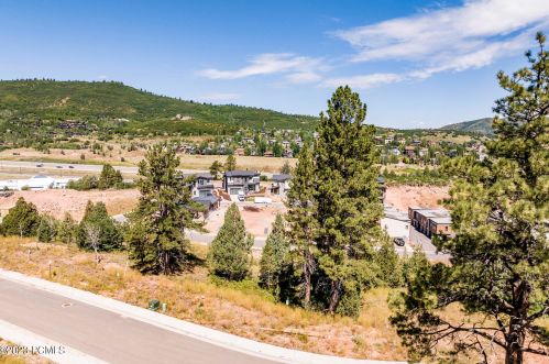 4060 Crest Ct, Park City UT  84060-7913 exterior