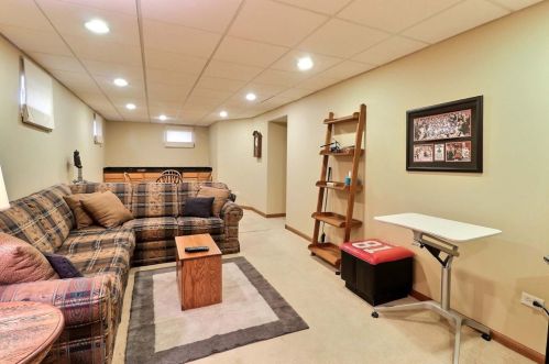 714 Hilbrich Ct, Dyer IN  46311-2775 exterior