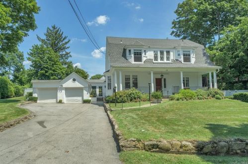 17 Stonelea Pl, New Rochelle, NY 10801-4506