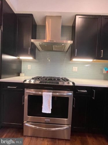 1830 Hancock St, Philadelphia, PA 19122