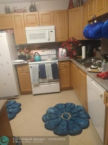 10412 3rd St, Hollywood, FL 33026-5949