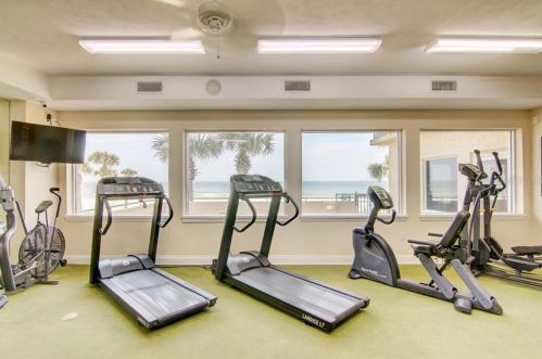 3311 Atlantic Ave, Daytona Beach FL  32118-6304 exterior