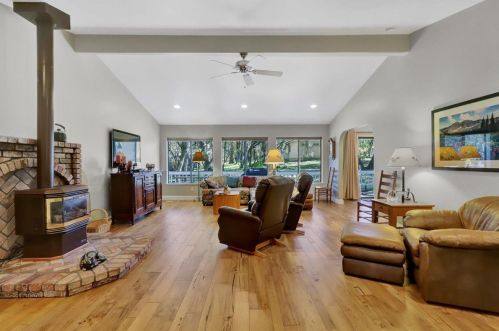 14241 Bristle Ct, Lake Wildwood, CA 95946-9502