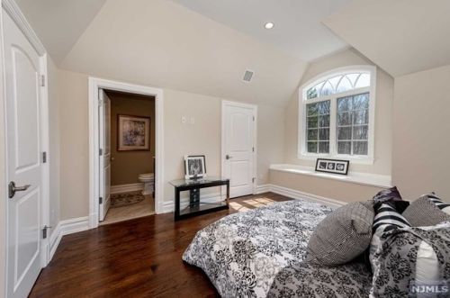 243 Glen Pl, Franklin Lakes NJ  07417-2707 exterior