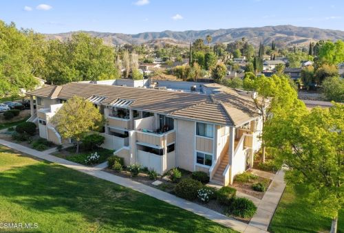 2940 Deacon St, Simi Valley CA  93065-6104 exterior