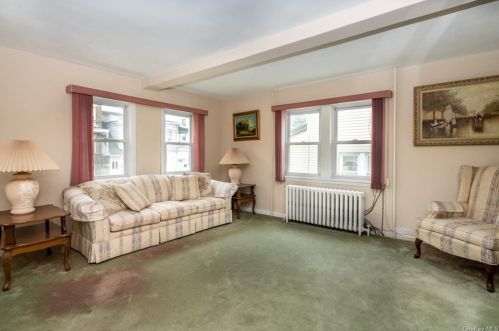 109 Washington Ave, New Rochelle, NY 10803-1752