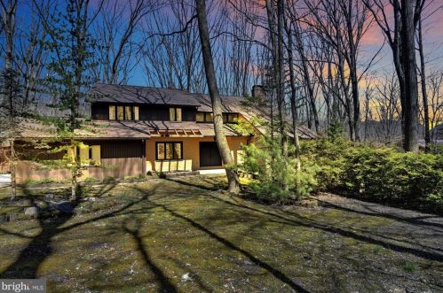 595 Seltzer Rd, Primrose, PA 17901-8754