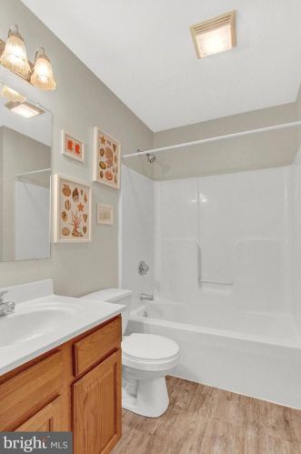 90 Hemlock Dr, Hanover PA  17331-9422 exterior