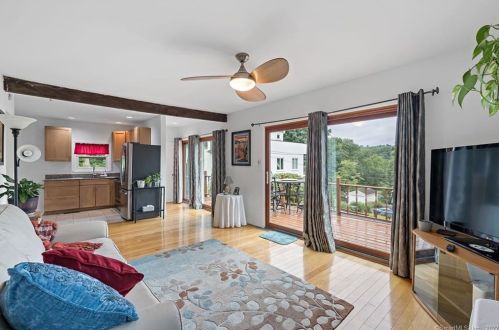 14 Boulder Rdg, Danbury CT  06811-3144 exterior