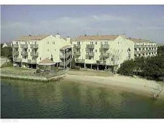 833 Little Bay Ave, Norfolk, VA 23503-1469