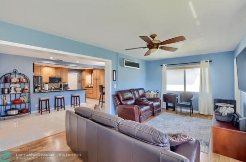 1606 14th Ave, Boynton Beach FL  33426-5809 exterior