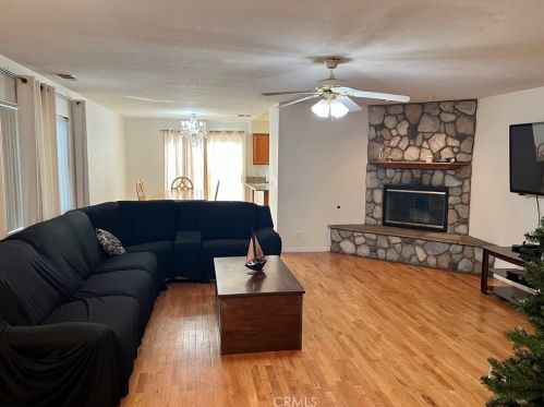 2236 Poppy St, Long Beach, CA 90805-3225