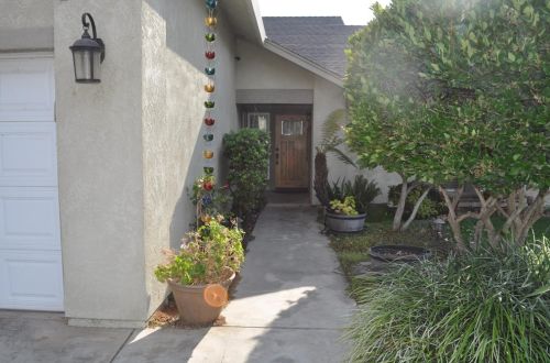 872 Cliffside Ct, Valley Home, CA 95361-2666