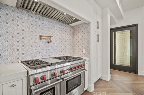 25682 Oak Meadow Dr, Santa Clarita CA  91381-0762 exterior