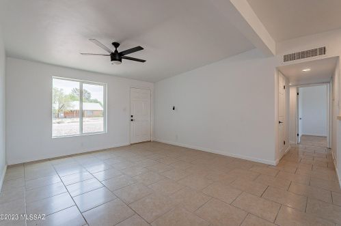 6520 Calle Herculo, Tucson AZ  85710-5620 exterior