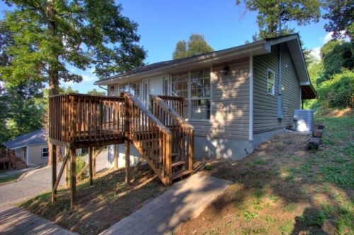 2324 Waverly St, Knoxville, TN 37921-4525
