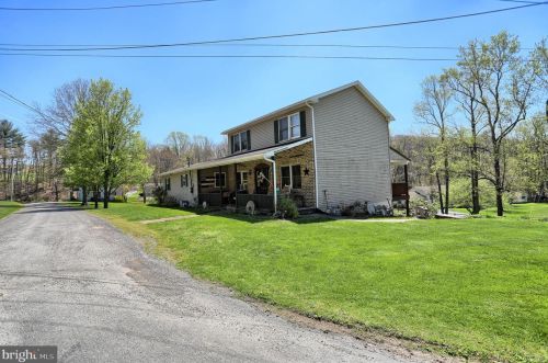 295 Riverview Rd, Mount Patrick, PA 17045-9110