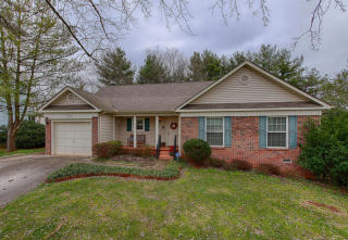 8913 Chimney Point Dr, Knoxville, TN 37922-1402