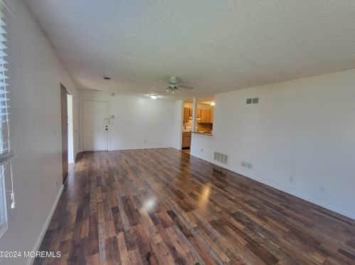 11-6 Phoenix Ct, East Freehold, NJ 07728-3620