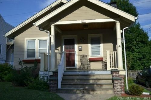 17 Culloden Rd, Stamford, CT 06902-3012