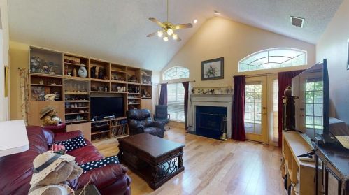2332 Gatwick Ct, Lewisville, TX 75028-2697