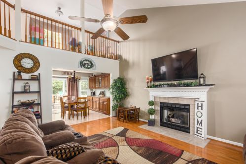 169 Barry Knoll Dr, Pataskala, OH 43062-7347